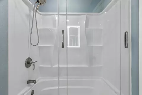 Bath - 2616 Puccini Pl, Modesto, CA 95358 photo 3 of 4
