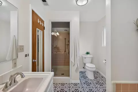 Bath - 8133 E Peerless Ave, Orangevale, CA 95662 photo 2 of 4