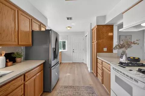 Entry Way - 8133 E Peerless Ave, Orangevale, CA 95662 photo 1 of 3