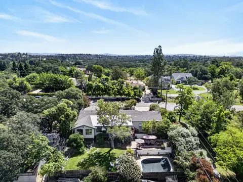 View/Area - 8133 E Peerless Ave, Orangevale, CA 95662 photo 2 of 3