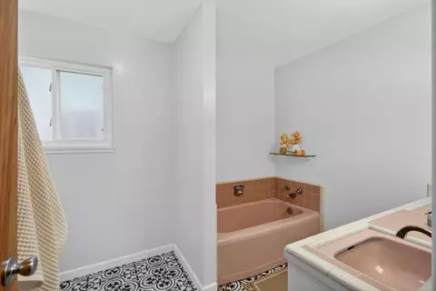 Bath - 8133 E Peerless Ave, Orangevale, CA 95662 photo 4 of 4