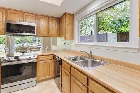 Kitchen - 6837 Thunderhead Cir, Orangevale, CA 95662 photo 2 of 3