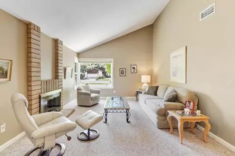 Living - 6837 Thunderhead Cir, Orangevale, CA 95662 photo 2 of 7
