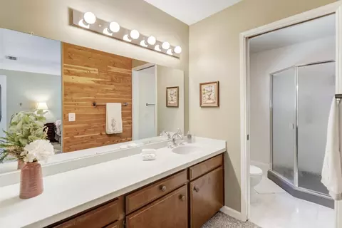 Bath - 6837 Thunderhead Cir, Orangevale, CA 95662 photo 2 of 4