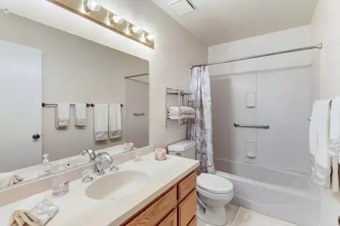 Bath - 6837 Thunderhead Cir, Orangevale, CA 95662 photo 4 of 4