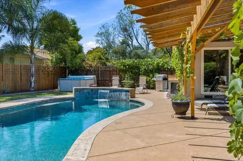 Exterior - 7104 Willey Way, Carmichael, CA 95608 photo 5 of 16