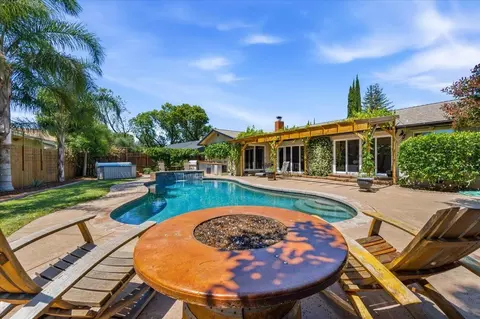 Exterior - 7104 Willey Way, Carmichael, CA 95608 photo 10 of 16