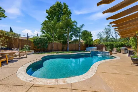 Exterior - 7104 Willey Way, Carmichael, CA 95608 photo 4 of 16