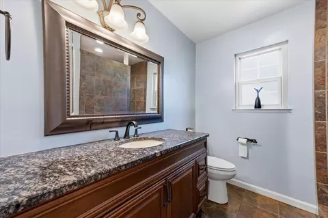 Bath - 7104 Willey Way, Carmichael, CA 95608 photo 3 of 4