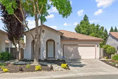 2253 Bradburn Dr, Sacramento, CA 95835
