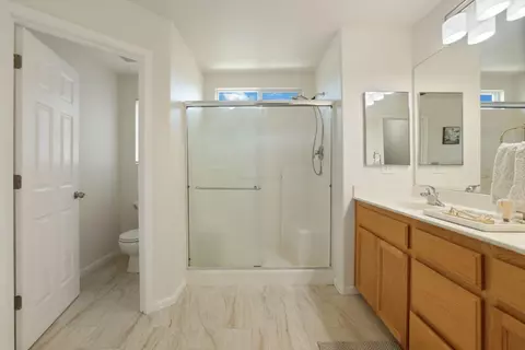 Bath - 157 Bridle Point Cir, Copperopolis, CA 95228 photo 4 of 5