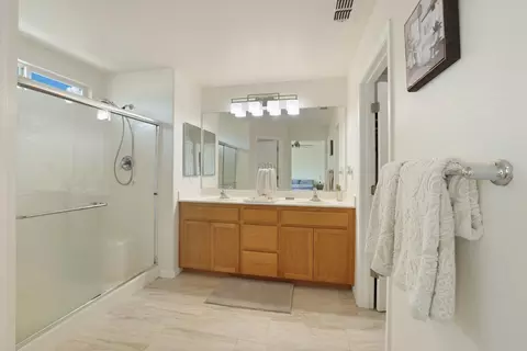 Bath - 157 Bridle Point Cir, Copperopolis, CA 95228 photo 3 of 5