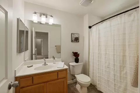 Bath - 157 Bridle Point Cir, Copperopolis, CA 95228 photo 2 of 5