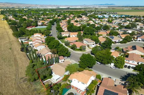 View/Area - 2338 Carol Ann Dr, Tracy, CA 95377 photo 4 of 4