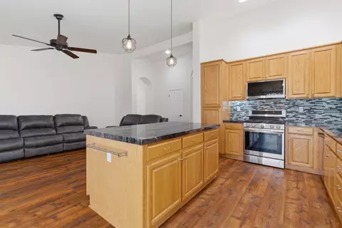 Kitchen - 2338 Carol Ann Dr, Tracy, CA 95377 photo 6 of 7