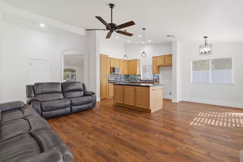 Living - 2338 Carol Ann Dr, Tracy, CA 95377 photo 6 of 7