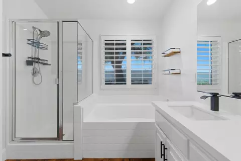 Bath - 2338 Carol Ann Dr, Tracy, CA 95377 photo 3 of 3