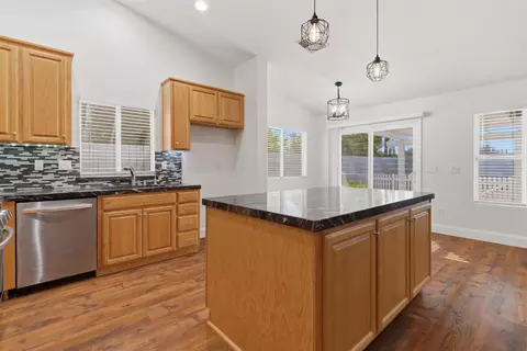 Kitchen - 2338 Carol Ann Dr, Tracy, CA 95377 photo 2 of 7