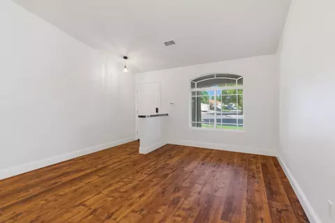 Living - 2338 Carol Ann Dr, Tracy, CA 95377 photo 2 of 7
