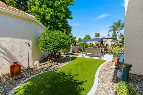 Exterior - 1009 Copper Lake Ct, Modesto, CA 95355 photo 5 of 23