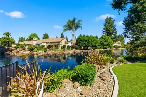 Exterior - 1009 Copper Lake Ct, Modesto, CA 95355 photo 11 of 23