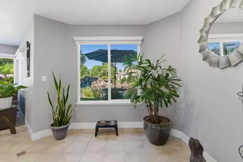 Entry Way - 1009 Copper Lake Ct, Modesto, CA 95355 photo 5 of 9