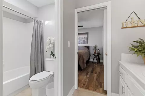 Entry Way - 1009 Copper Lake Ct, Modesto, CA 95355 photo 8 of 9