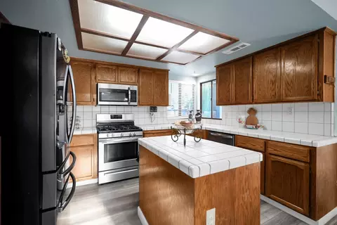Kitchen - 2809 Fleming Ct, Modesto, CA 95356 photo 3 of 3