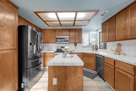 Kitchen - 2809 Fleming Ct, Modesto, CA 95356 photo 1 of 3