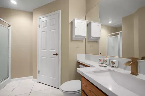 Bath - 2809 Fleming Ct, Modesto, CA 95356 photo 1 of 4