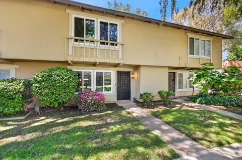 8840 La Riviera Dr #B, Sacramento, CA 95826