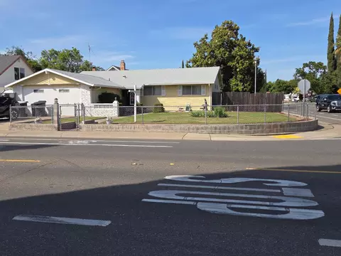 3142 Rosemont Dr, Sacramento, CA 95826