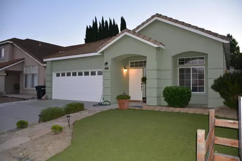 5221 Old Town Ln, Salida, CA 95368