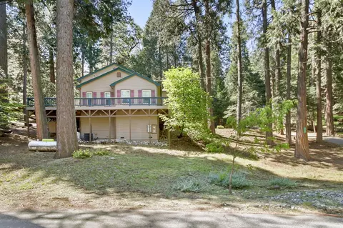 6835 Diamond Dr, Pollock Pines, CA 95726