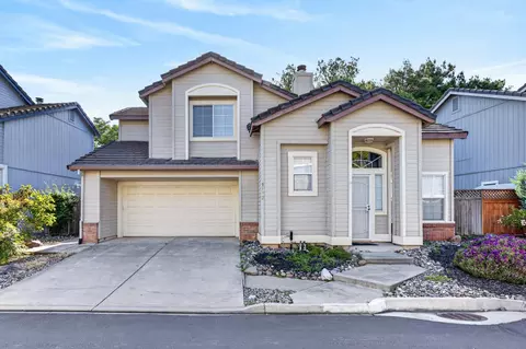 9572 S Coast Ln, Elk Grove, CA 95758