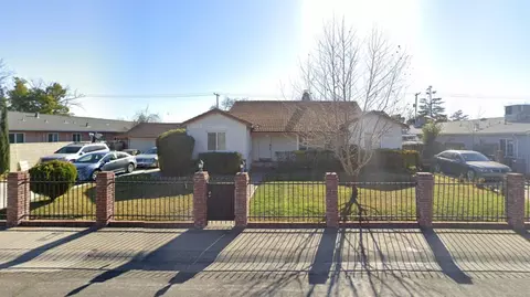 2076 20th Ave, Sacramento, CA 95822