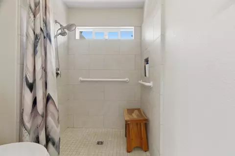 Bath - 1314 Millsbridge Pl, Lodi, CA 95242 photo 3 of 3