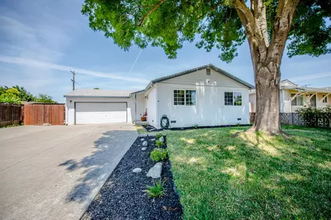 140 Lassen Pl, Woodland, CA 95695