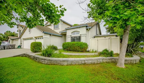 2 Clark Ct, Woodland, CA 95776
