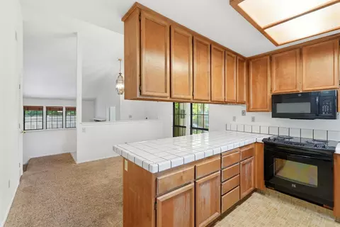 Kitchen - 6400 Solitary Ln #C, Carmichael, CA 95608 photo 2 of 6