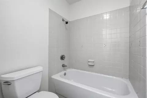 Bath - 6400 Solitary Ln #C, Carmichael, CA 95608 photo 4 of 4