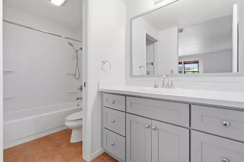 Bath - 6400 Solitary Ln #C, Carmichael, CA 95608 photo 1 of 4