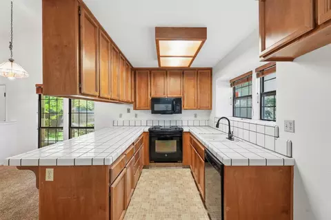 Kitchen - 6400 Solitary Ln #C, Carmichael, CA 95608 photo 1 of 6