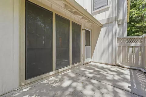 Exterior - 6400 Solitary Ln #C, Carmichael, CA 95608 photo 4 of 7
