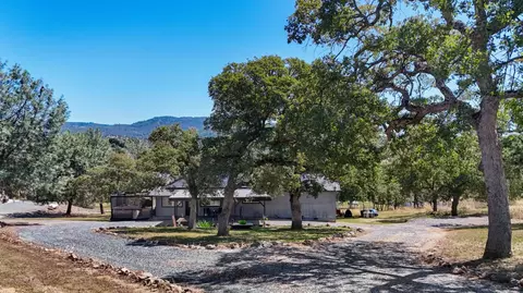 10448 Lozano St, Coulterville, CA 95311