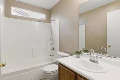 Bath - 10909 Wethersfield Dr, Mather, CA 95655 photo 4 of 4