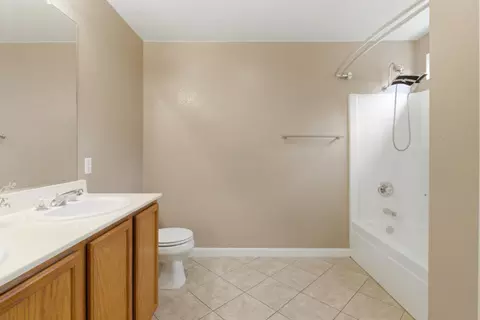 Bath - 10909 Wethersfield Dr, Mather, CA 95655 photo 1 of 4