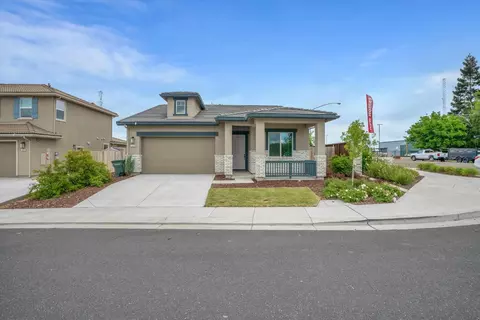 1039 Longview Dr, Oakdale, CA 95361
