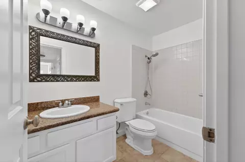 Bath - 7121 Stella Ln #19, Carmichael, CA 95608 photo 1 of 1