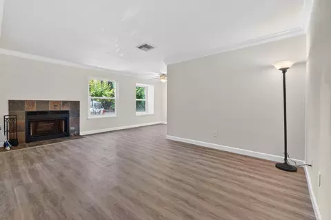 Living - 7121 Stella Ln #19, Carmichael, CA 95608 photo 2 of 4